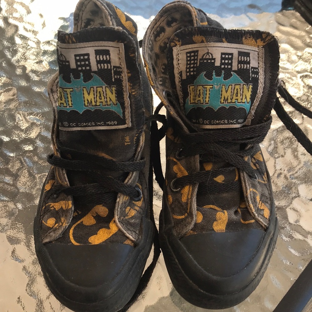 Boy’s 1989 converse Batman sneakers